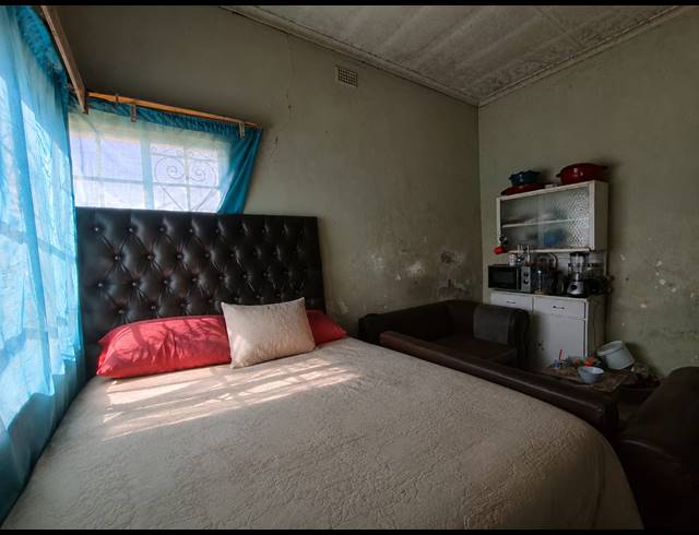 4 BEDROOM HOUSE FOR SALE IN VEREENIGING CENTRAL